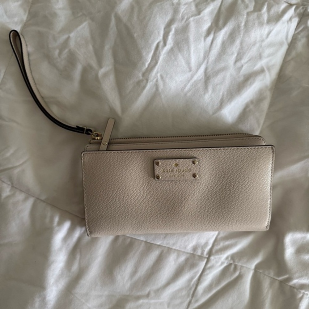 Kate Spade Wellesley Layton Wristlet Wallet